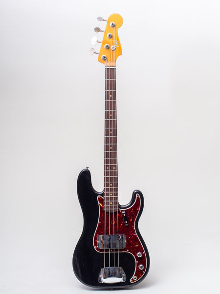 Standard Precision Bass® – Fender