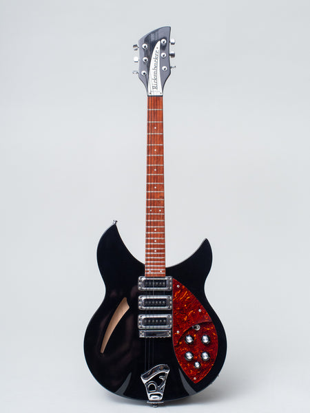 モノグラム　Rickenbacker 330 タイプ Model 330 and Its Full, Rich Sound Quality - Rickenbacker