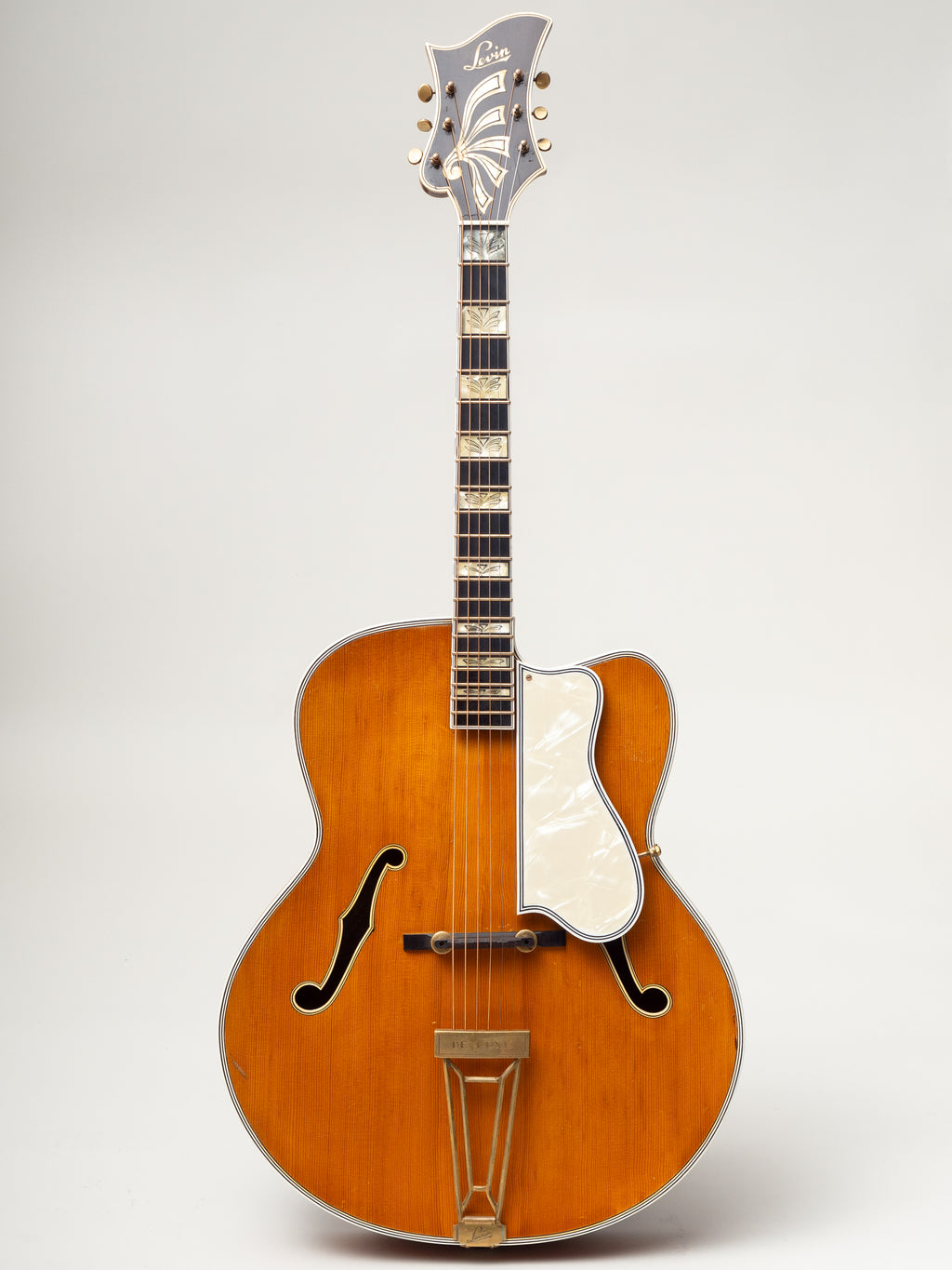 1952 Levin De Luxe