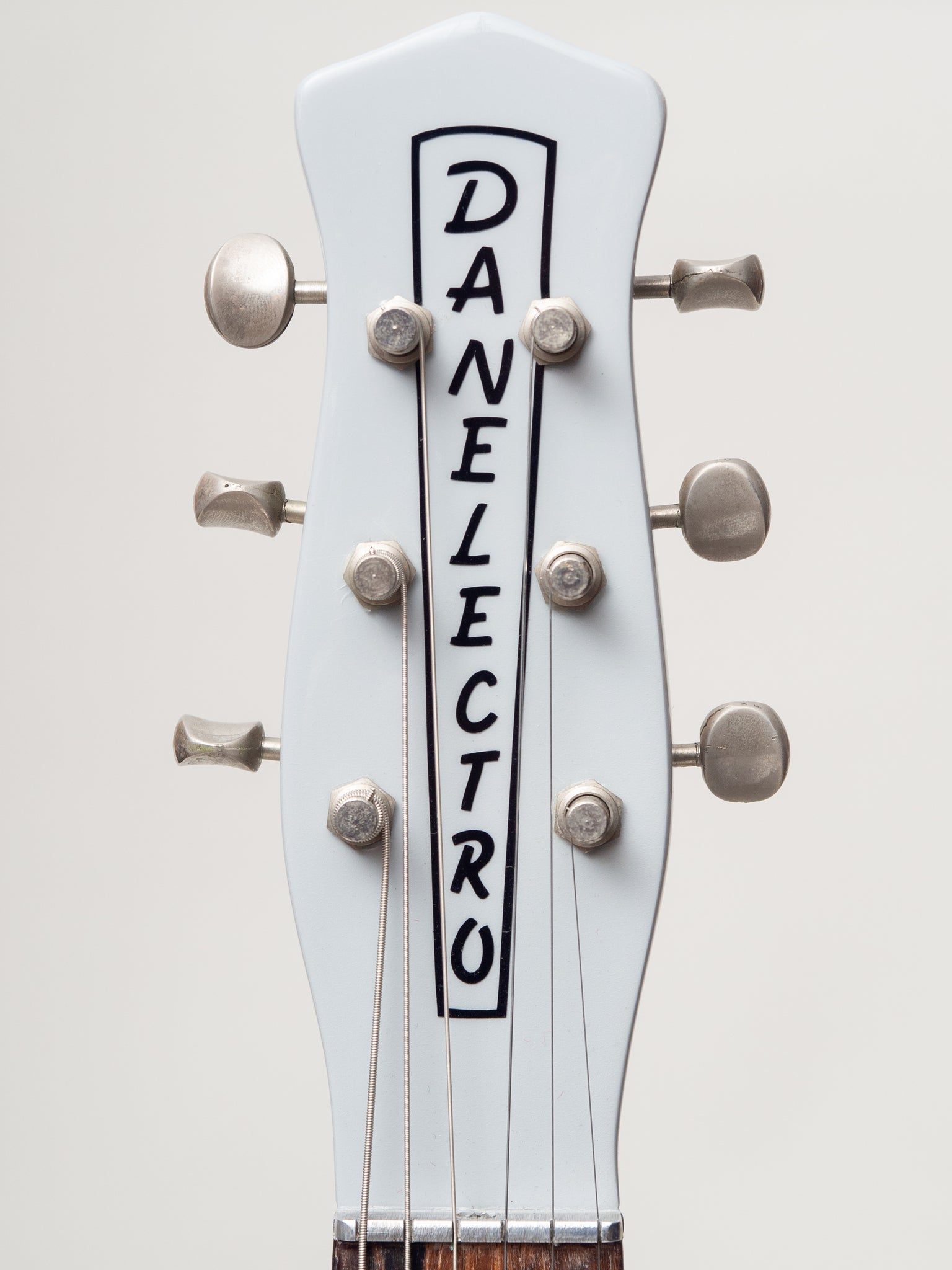 C. 1959 Danelectro DC-3