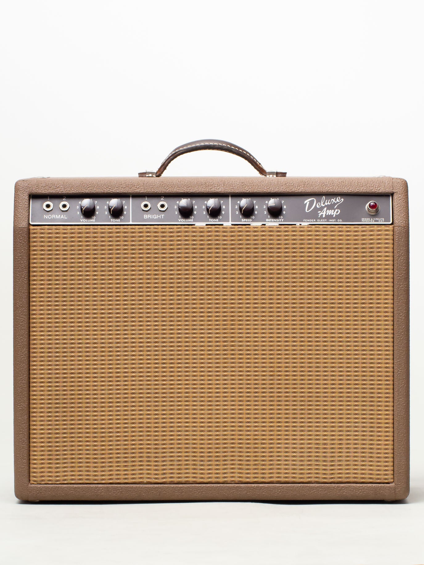 セール！ FENDER AMPS THE FIRST FIFTY YEARS Hal Leonard Corporation Fender amps the first fifty years