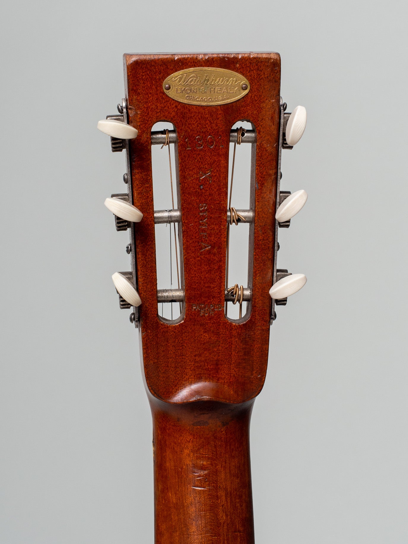 C. 1925 Washburn Style A